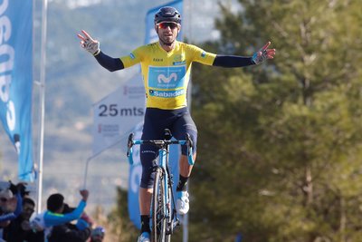 Alejandro Valverde feierte im Führungstrikot seinen zweiten Etappensieg bei der Valencia-Rundfahrt. Foto: Movistar
