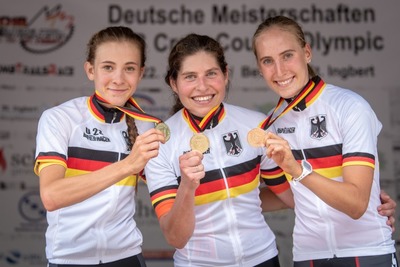 V. li.: Ronja Eibl (U23), Elisabeth Brandau (Elite) und Franziska Koch (U19) sind die Deutschen Meisterinnen in den weiblichen Klassen. Foto: Armin M. Küstenbrück