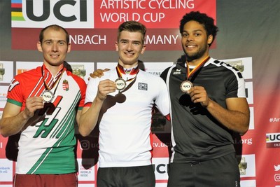 Das Weltcup-Podium im 1er der Männer: Sieger Lukas Kohl (Mitte), Martin Schön (li.) und  Marcel Jüngling. Foto: BDR