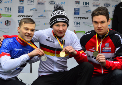 Luca Bockelmann (Mitte) ist neuer Deutscher U23-Meister im Cross, er gewann vor Pascal Tömke (li.) und Poul Rudolph. Foto: Christopher Jobb