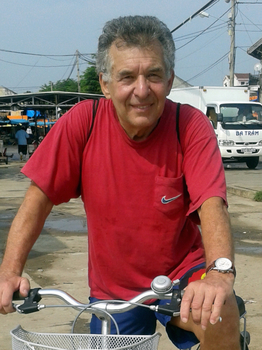 Noch immer viel auf dem Rad unterwegs: Peter Vonhof, der heute seinen 70. Geburtstag feiert. Foto: privat