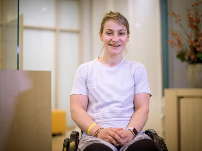  
          Sitzt seit ihrem tragischen Trainingsunfall im Rollstuhl: Kristina Vogel. Foto: Arne Immanuel Bänsch 
        