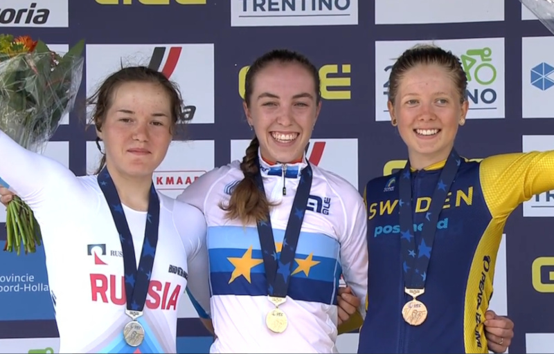 Shirin van Anrooij (Mitte) freut sich über EM-Gold, das sie vor Aigul Gareeva (li.) und Wilma Olausson holte. Foto: UEC