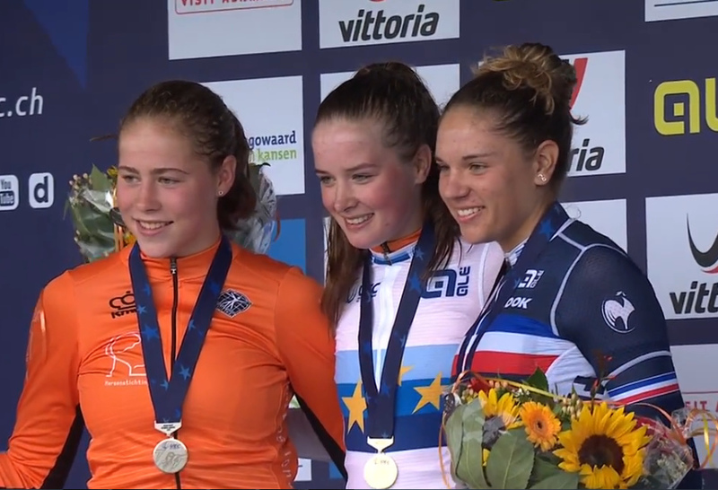 Ilse Pluimers (Mitte) siegte in Alkmaar vor Sofie van Rooijen (li.) und Kristina Nenadovic. Foto: Screenshot/Eurosport