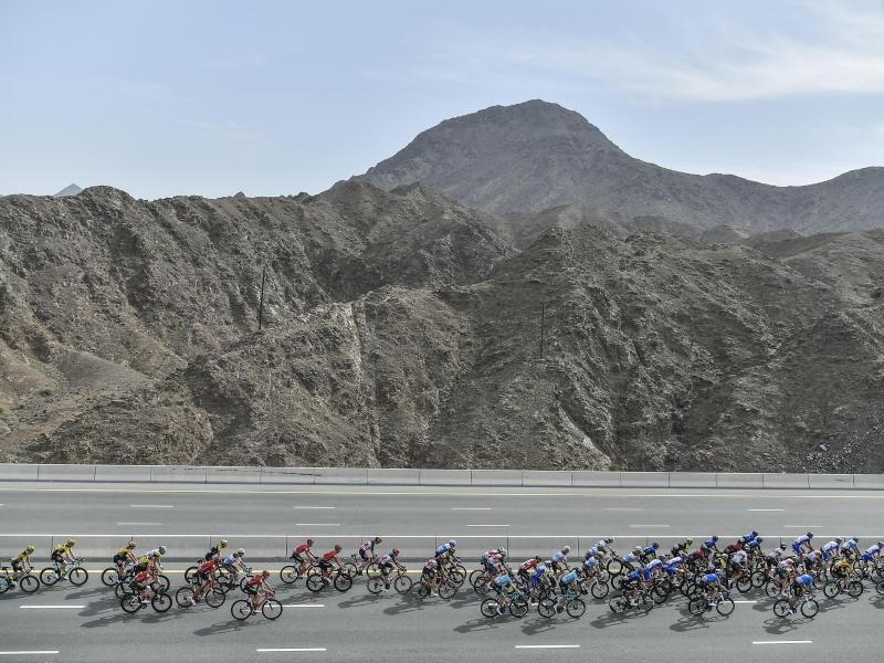  
          Die UAE Tour der Radprofis wurde nach fünf Etappen abgesagt. Foto: Fabio Ferrari/Lapresse via ZUMA Press/dpa 
        