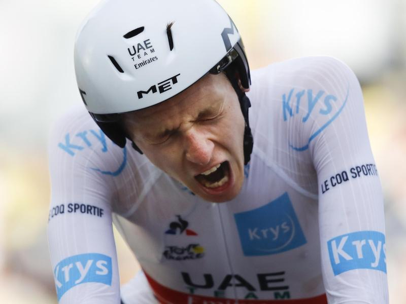            Tadej Pogacar hat bei der Tour de France die Führung in der Gesamtwertung übernommen. Foto: Christophe Ena/AP/dpa         