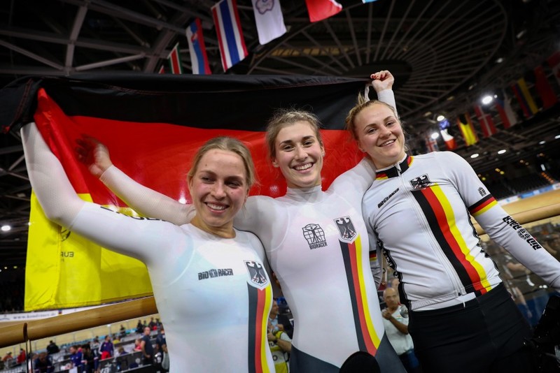 Erfolgreiches Trio (v. li.): Emma Hinze, Pauline Grabosch und Lea Sophie Friedrich holten bei der Bahn-WM in Berlin Gold im Teamsprint. Foto: BDR