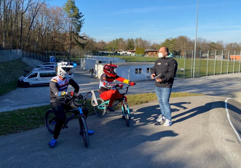 Training unter Corona-Bedingungen: Die BMX-Fahrer trainieren derzeit mit Bundestrainer Florian Ludewig am Olympiastützpunkt Stuttgart. Foto: BDR