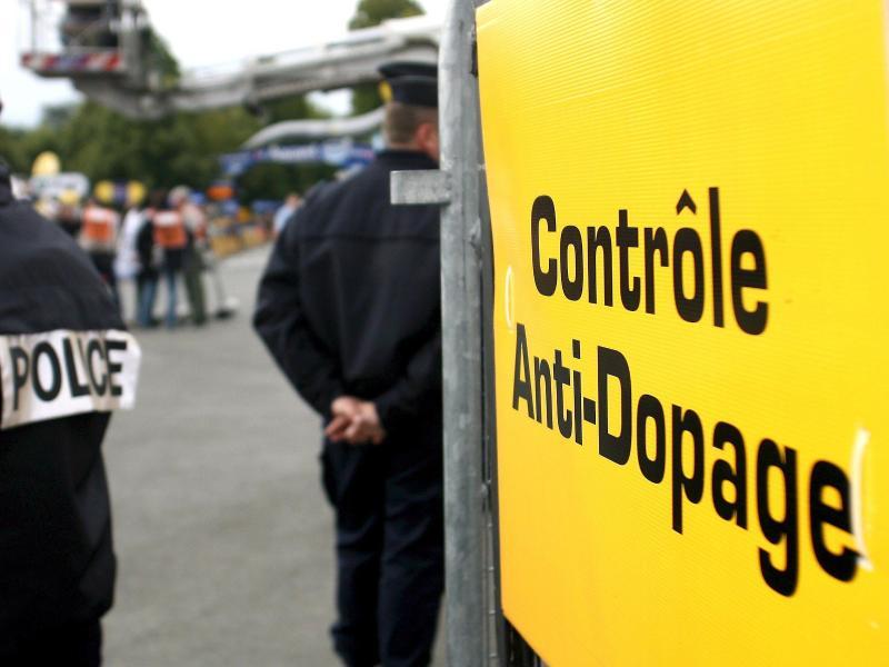 Der Eingang einer Dopingkontrollstelle bei der Tour de France. Foto: epa Oliver Weiken/dpa