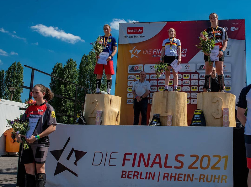 Weltmeisterin Nina Reichenbach (Mitte) gewann erneut die Trial-DM. Foto: Andreas Gester