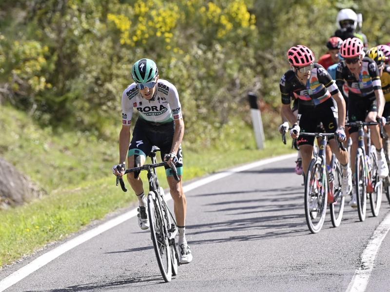            Emanuel Buchmann (l) könnte bei der Tour de France starten. Foto: Fabio Ferrari/LaPresse via ZUMA Press/dpa         