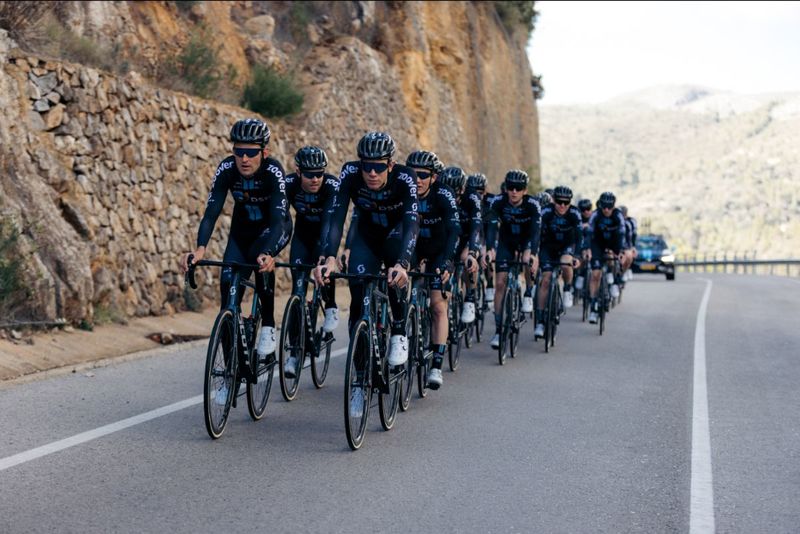 Das Team DSM will bei der Tour de France auf Etappensiege fahren. Foto: DSM