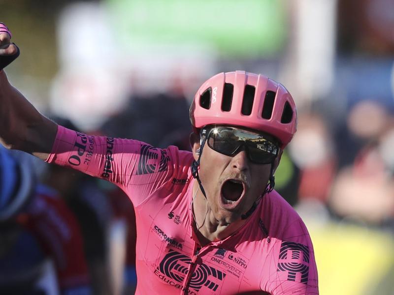            Der Däne Magnus Cort Nielsen gewann seine dritte Vuelta-Etappe. Foto: Daniel Cole/AP/dpa         