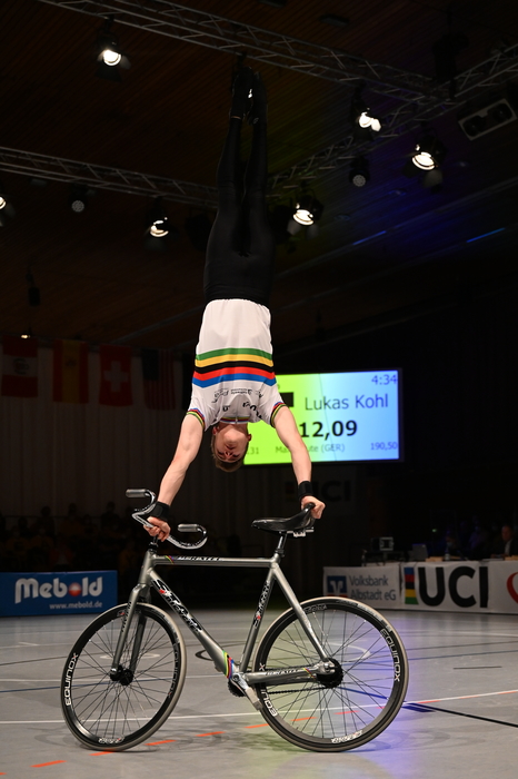 Lukas Kohl siegte beim Kunstrad-Weltcup in Albstadt. Foto: Günter Nicolussi