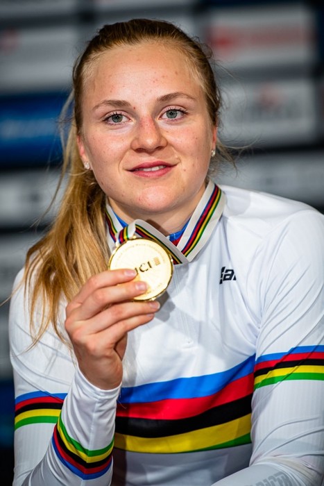 Lea Sophie Friedrich war mit drei Gold- und einer Silbermedaille die erfolgreichste Athletin der Bahn-WM. Foto: Arne Mill
