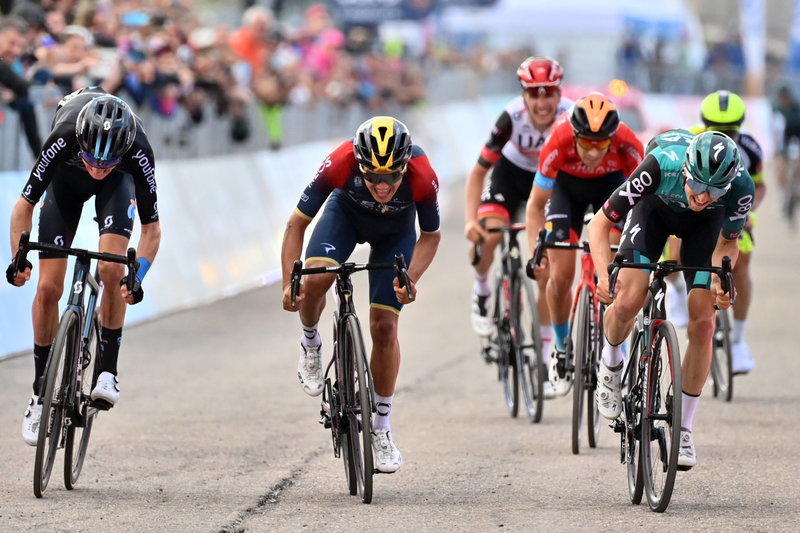 Jai Hindley (re.) gewann die neunte Etappe des Giro d'Italia am Blockhaus. Foto: LaPresse
