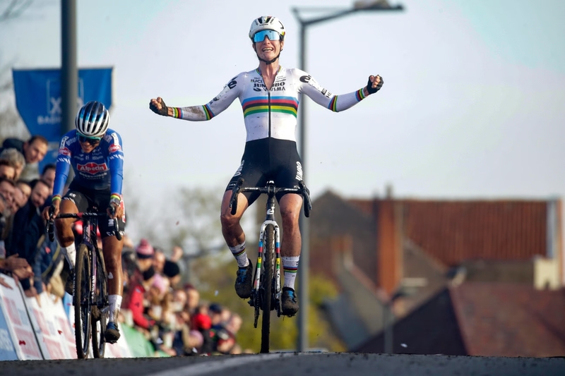 Cross-Weltmeisterin Marianne Vos jubelte in Kortrijk. Foto: Cor Vos/Jumbo-Visma