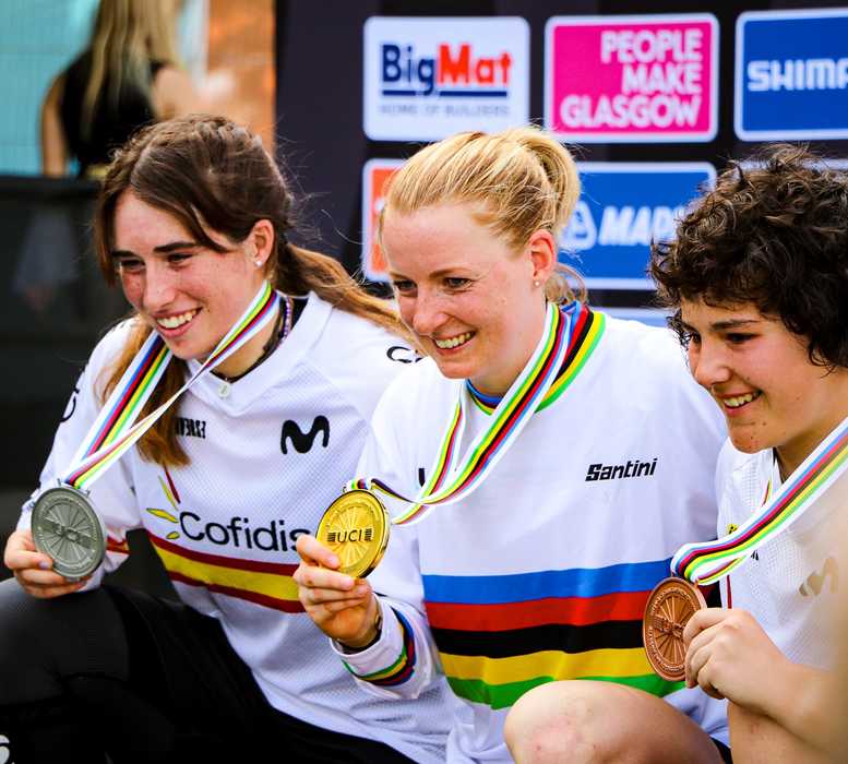Nina Reichenbach (Mitte) gewann den WM-Titel im Trial vor zwei Spanierinnen. Foto: Christoph Kont